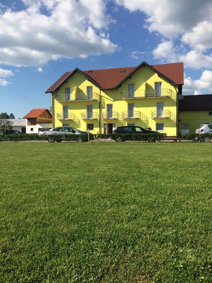 Bed And Breakfast Albatros Perusic Zewnętrze zdjęcie