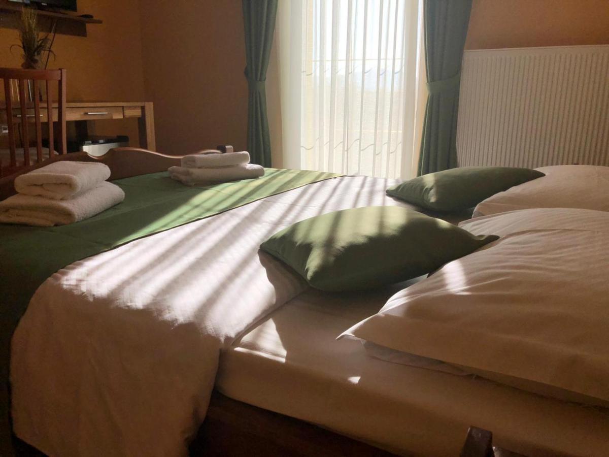 Bed And Breakfast Albatros Perusic Zewnętrze zdjęcie